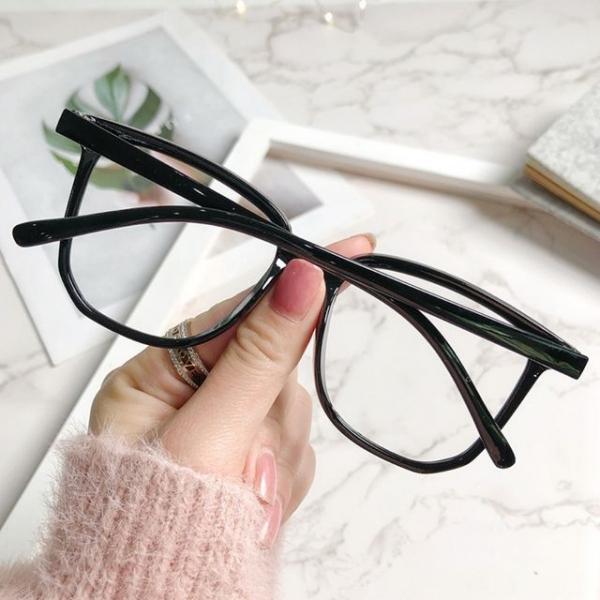 남자 가벼운 안경 뿔테 패션