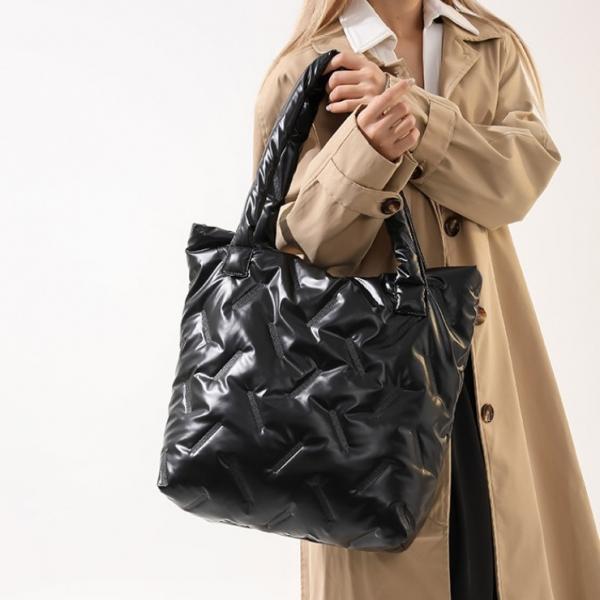 여성 지그재그 패딩 숄더백 여성가방