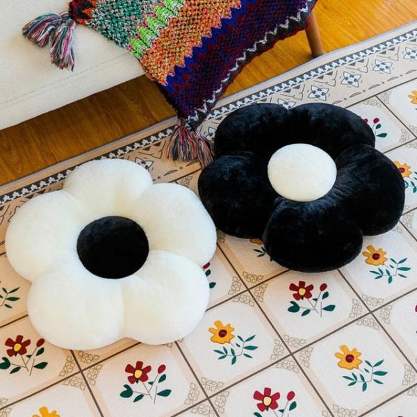 화이트블랙꽃방석 플라워 쿠션 겨울 인형 인테리어