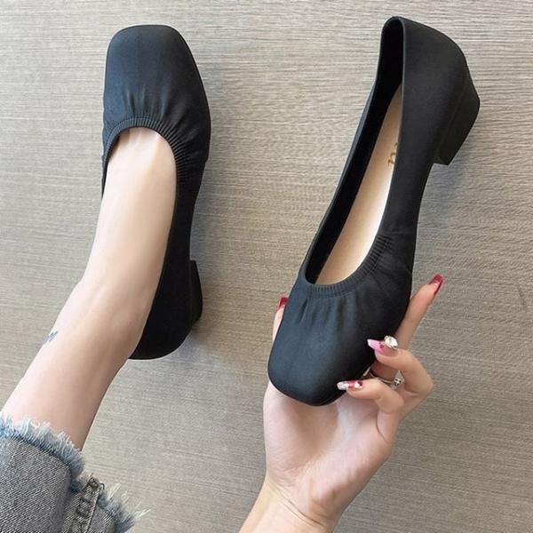 발편한 말랑말랑 소재 셔링 디테일 여성 방수 구두