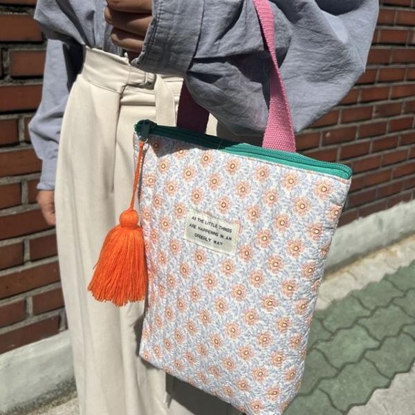 꽃무늬가방 가벼운 손목 누빔 가방 데일리백 여성 미니 토트백 기저귀가방