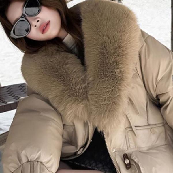 목 퍼 장식 아우터 겨울철 필수 아이템 넥도톰 디자인으로 목까지 포근하게 감싸주는 점퍼 겨울 여성 넥