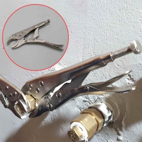 그립형 락킹 바이스플라이어 대 고정 클램프