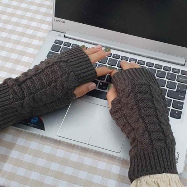 꽈배기 니트 핸드워머 손토시 차콜 손목 겨울