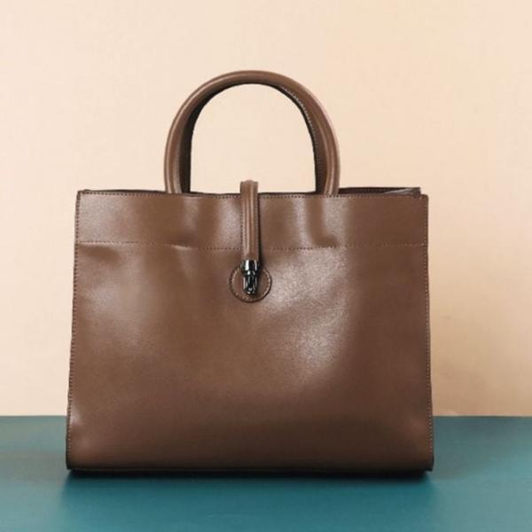 토드백 가죽 스퀘어 심플 크로스 가방 브라운