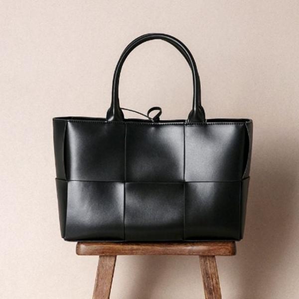 토트백 빅 가죽 위빙 포인트 스퀘어 가방 블랙