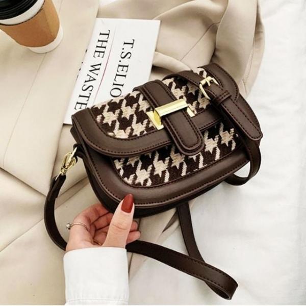 숄더백 하운드 반달 체크 미니백 하객 가방 브라운