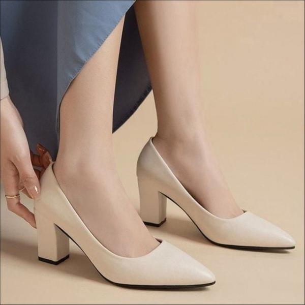 여성 베이직 펌프스힐 통굽 뾰족앞코 발편한 미들힐 구두 4색