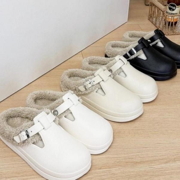여성 겨울 방한 보온 퍼 안감 버클 클로그 슬리퍼