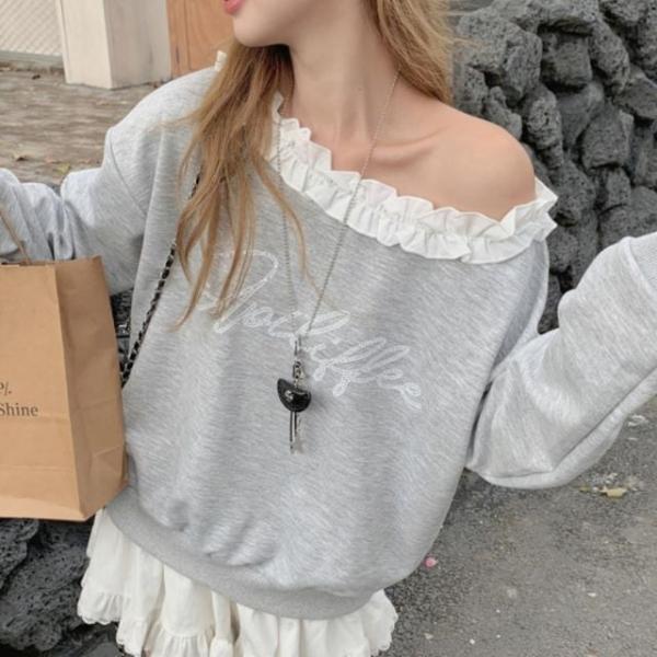 여성 간절기 원숄더 레이스 프릴 넥라인 레터링 맨투맨