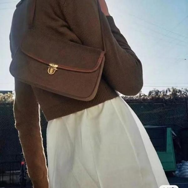 클래식플랩 브라운 미니 숄더백 데일리 크로스백