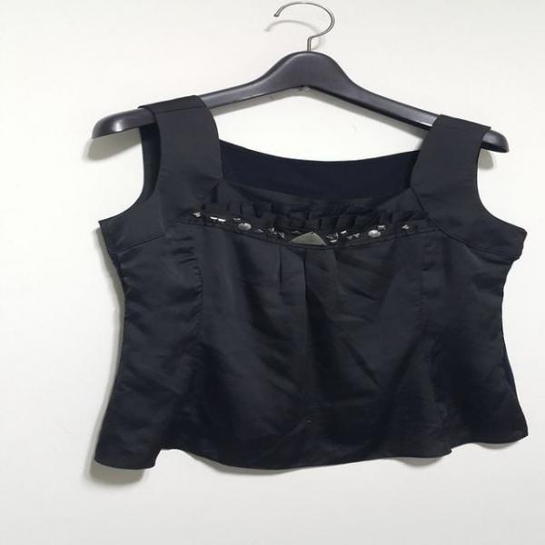 S0801 등 니트 가슴 장식 민소매 나시 티 슬리브