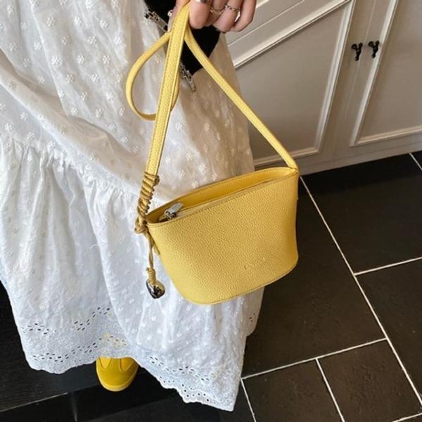 미니멀 텍스처 크로스 디자인 데일리 포켓백 5FW