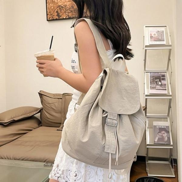 플랩 스트링 구조 소프트 바디 데일리 백팩 5FW