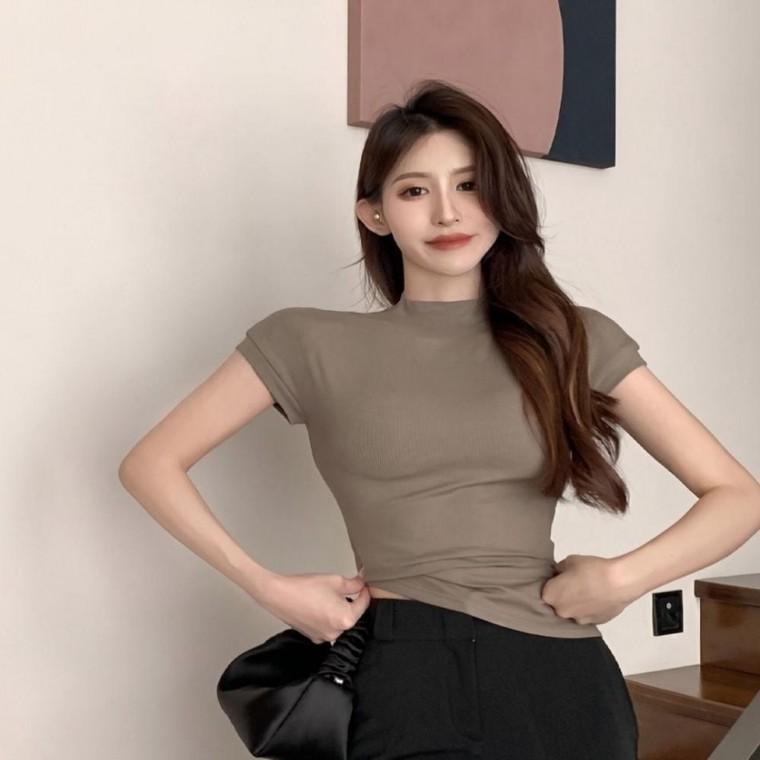 여성 4컬러 스타일리시 세련된 무드 반폴라 라인핏 숏소매티셔츠