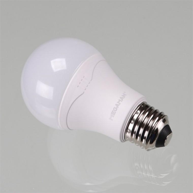 A60 LED 벌브 10W 주광 가정용전구