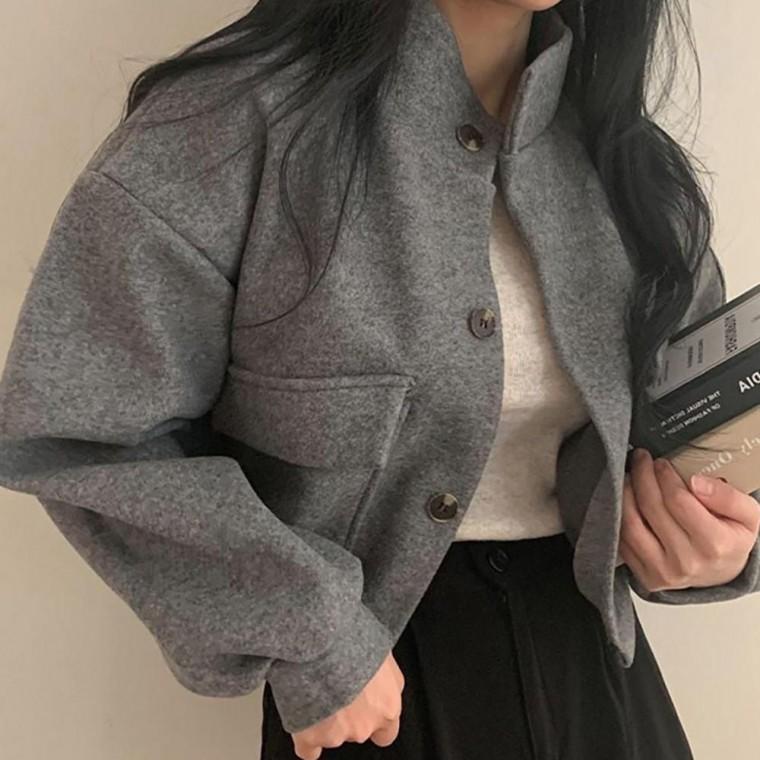 자켓 여성 크롭 코디 버튼 잠금 외출 패션 간편