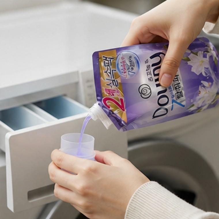 섬유유연제 화이트티와릴리 1.6L 리필 2개입 탈취 향기 지속 실속팩