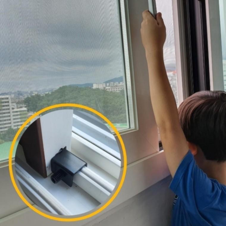 1구 블랙 간단 창문 스토퍼 샷시 고정 장치 안전 잠금장치 스토퍼 열림방지 창틀 방범