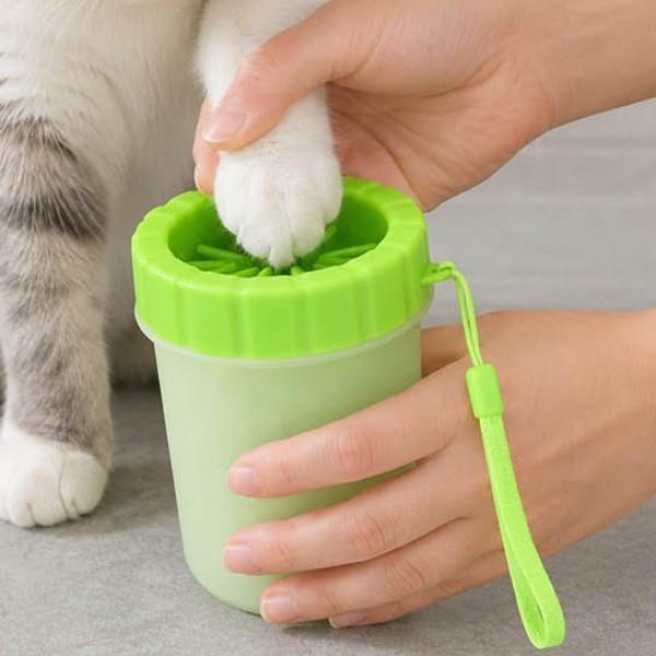 실리콘 발세척컵 강아지는 물론 고양이 등 다양한 반려동물의 발 관리에 활용할 수 있는 발청소