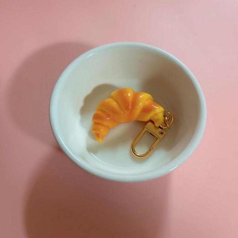 빵 크로와상 키링 열쇠고리 모양 크로와상 키링 키홀더 디자인 유니크 패션