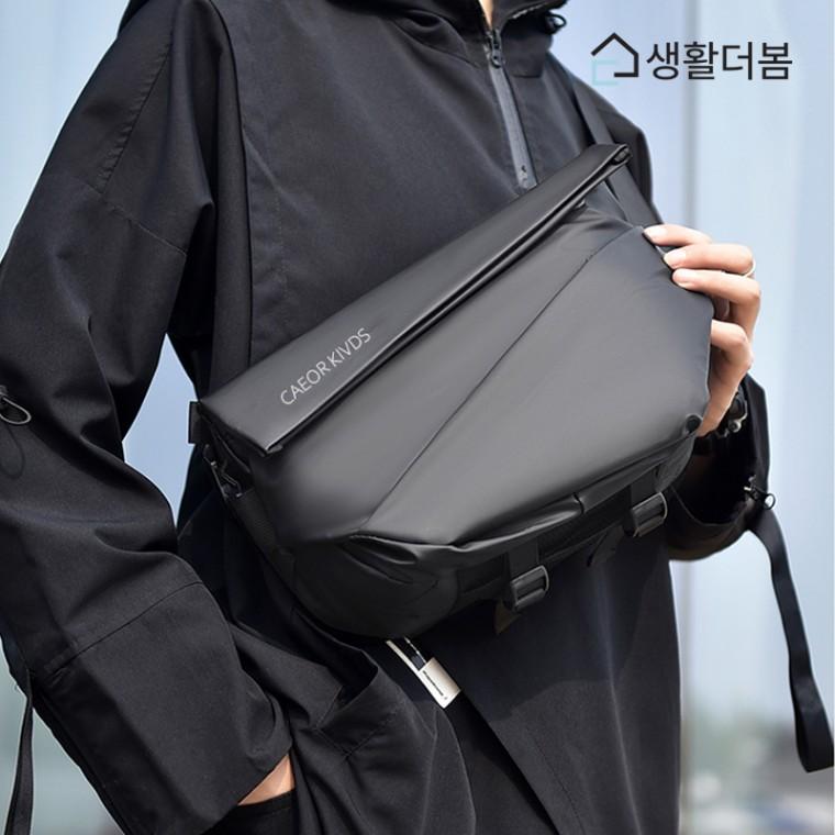 생활더봄 트래블 남자 슬링백 미니 크로스 방수 여행용 대용량 메신저 가방