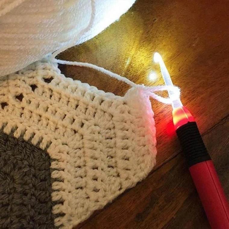 사이노텍 LED코바늘 후크 도구 뜨개질 DIY 튤립코바늘 LED 발광 뜨개