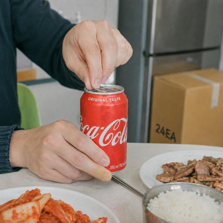 콜라 355ml 24개입 캔음료 탄산음료 냉장음료 대용량 식사곁들임용