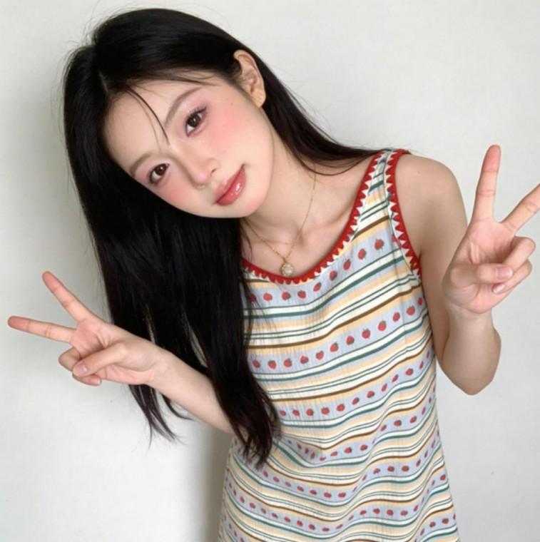 여성 여름 민소매 홈웨어 딸기 스트라이프 잠옷 원피스