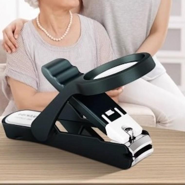 002 돋보기가 달려있는 확대 손톱깍이