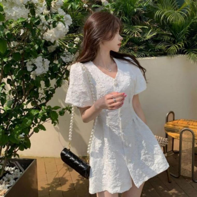 결혼식 하객룩 A라인 여성 자수 단추 반팔 미니 원피스