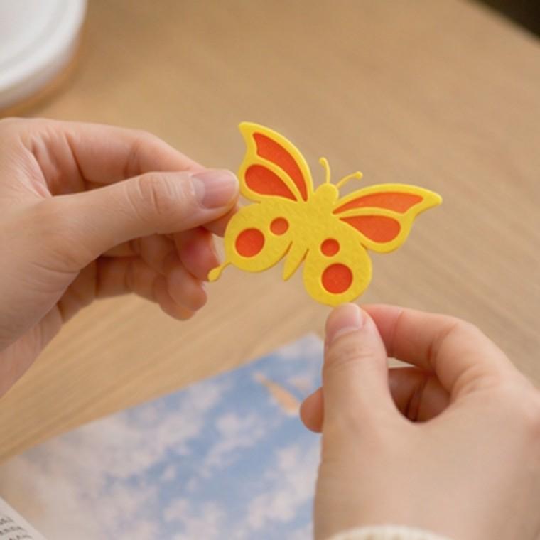 펠트 나비 장식 4개입 소형 5 5cm x 4cm 환경판 꾸미기 게시판 꾸미기