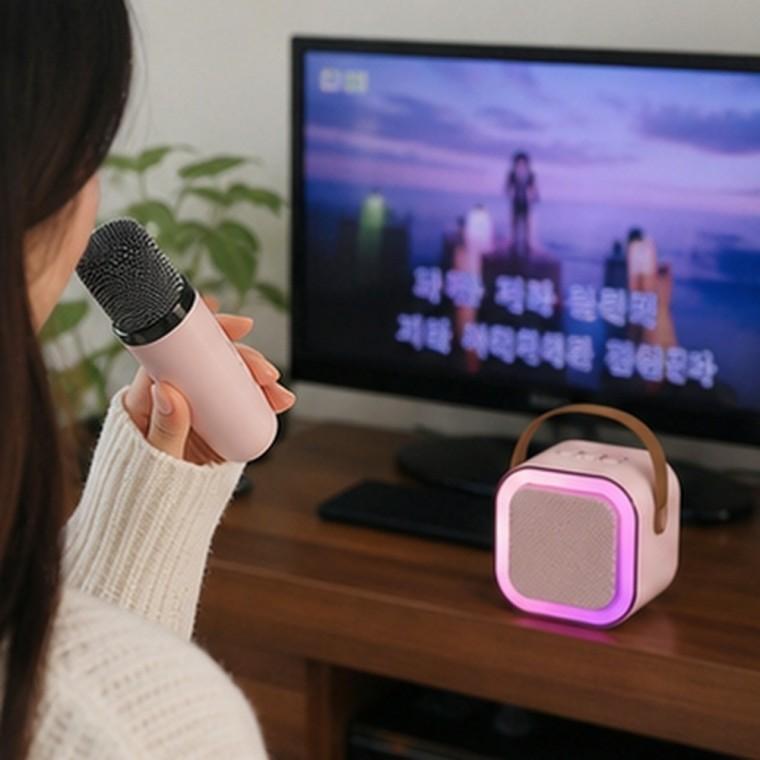 무선 블루투스 휴대용 노래방 스피커 무선 마이크 세트 TV 연결 RGB 라이트