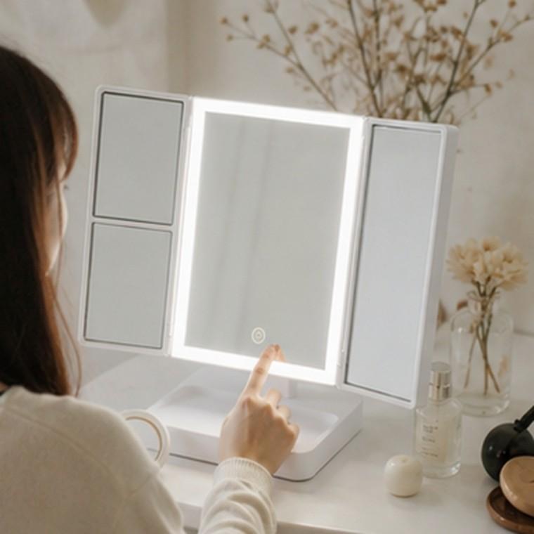 LED 3면 확대 메이크업 탁상거울 USB 충전식 각도조절 화이트