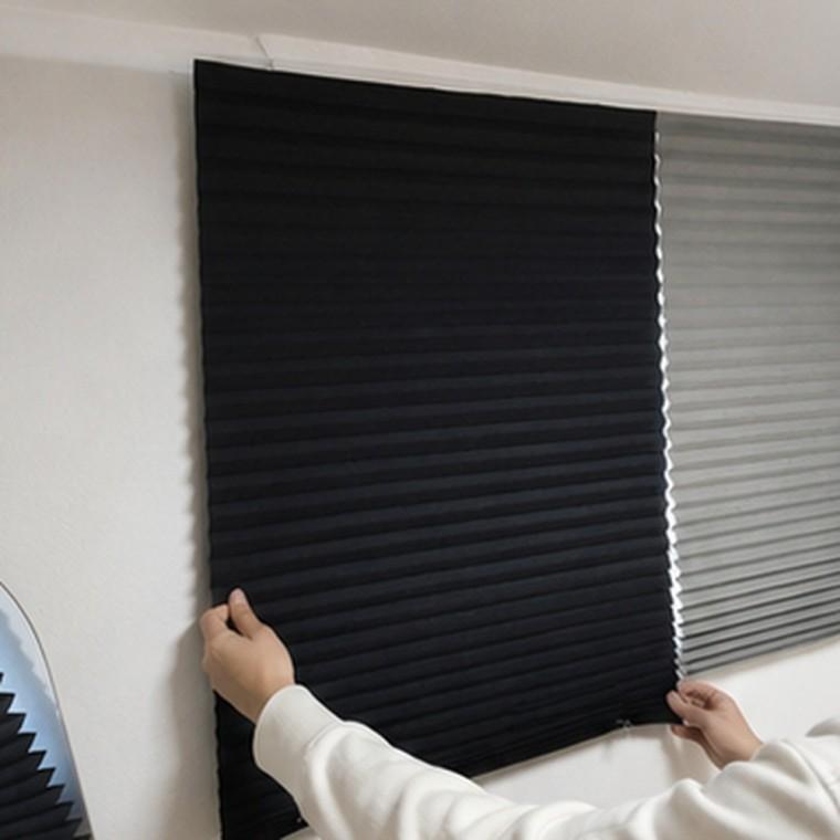 접착식 암막 부직포 블라인드 블랙 창문 햇빛 차단 90cm x 180cm