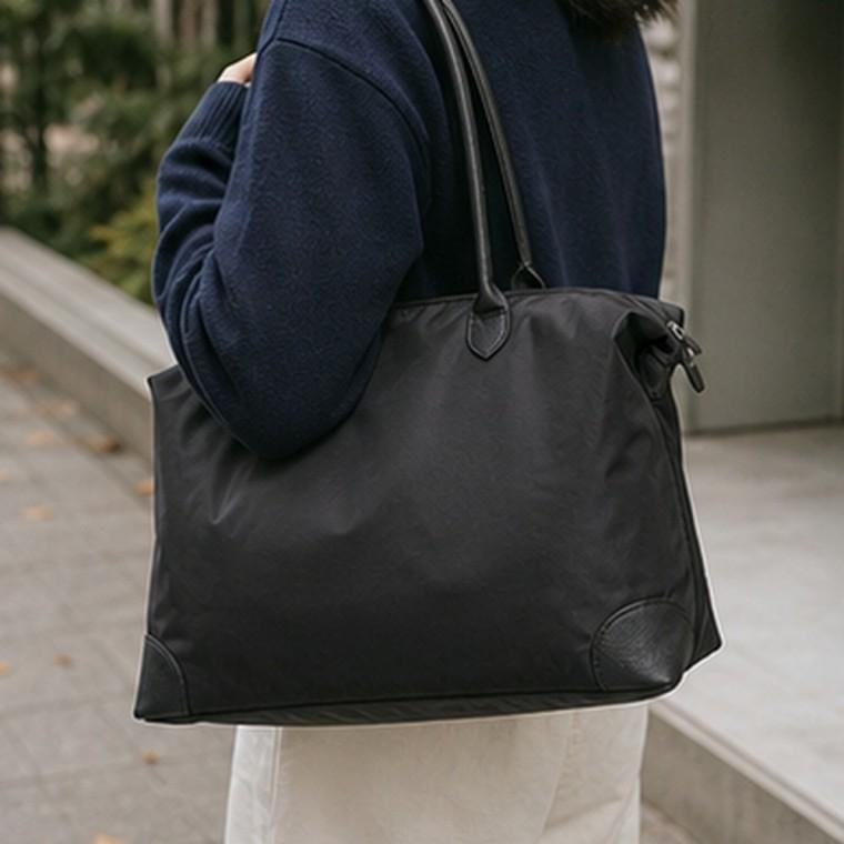 여성 데일리 대용량 외출용 폴리에스터 지퍼 숄더백 더플백 브라운 배색