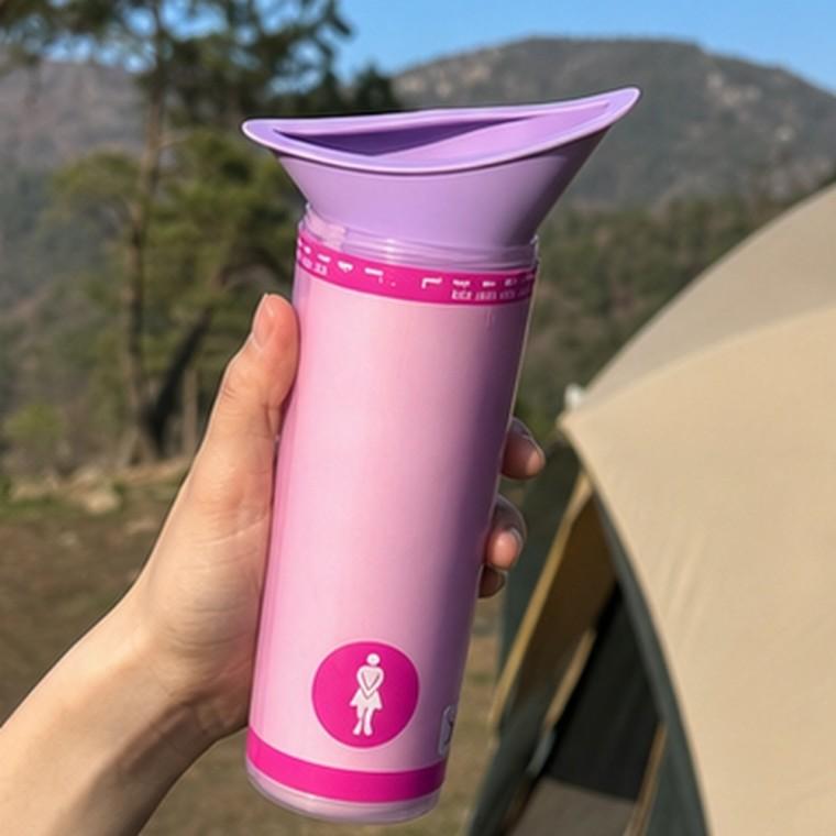 휴대용 여성 서서 소변기 캠핑 야외용 인체공학적 PE 보라색 간이