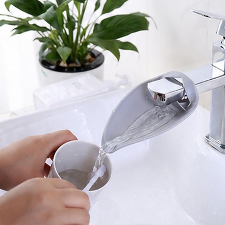 어린이 세면대 수도꼭지 연장대 실리콘 연결탭 물튐 방지 학교용 손씻기