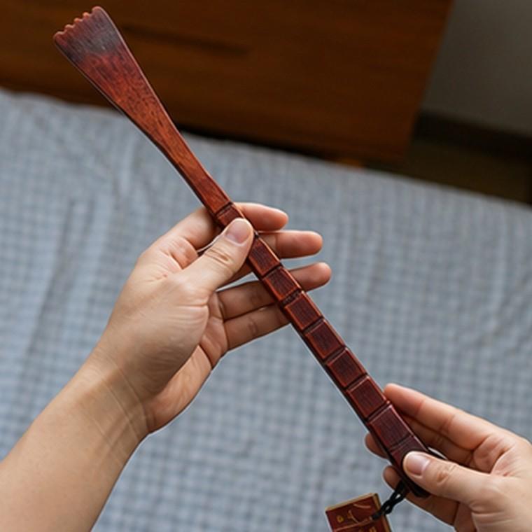 옻칠 나무 효자손 긴 손잡이 등긁개 등이 가려울 때 두께 1 3cm 길이 48 5cm