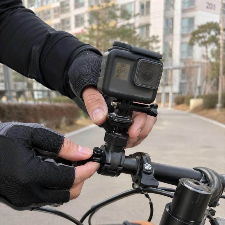 액션캠 핸들 마운트 볼 조인트 자전거 오토바이 원형봉 촬영 거치대