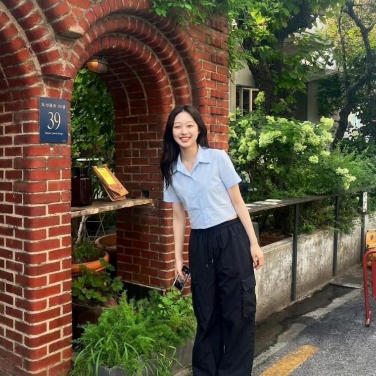 셔츠 반팔 밴딩 크롭 페미닌룩 데일리룩 데이트룩 캐주얼룩 여성 의류