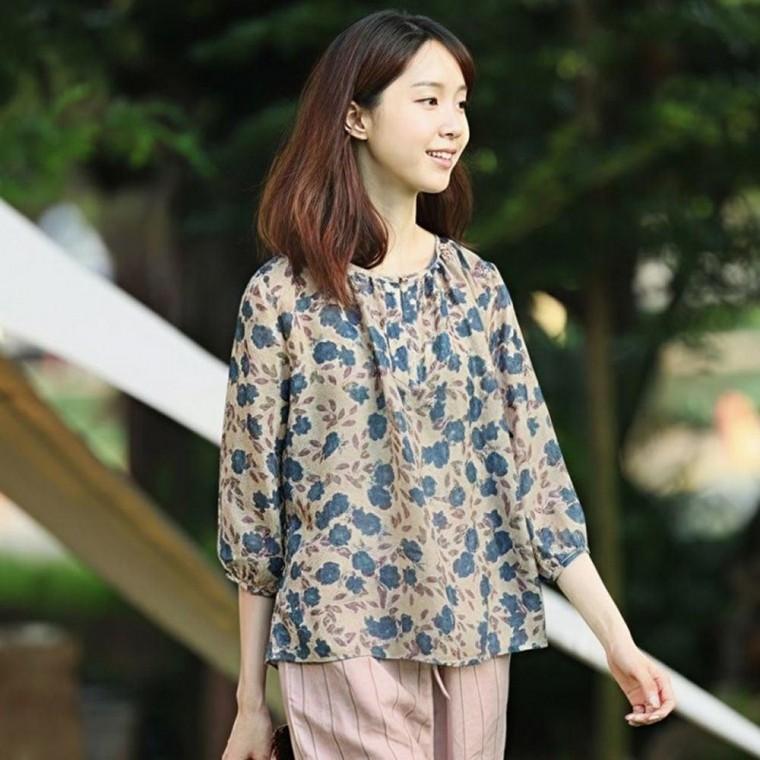 여성 여름 감색 꽃무늬 넥셔링 7부 티셔츠 반팔 블라우스 넥셔링블라우스 오피스룩 여름긴팔티셔츠