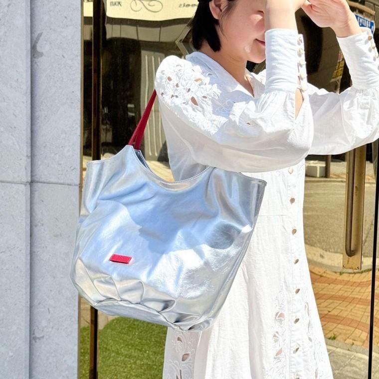 주름 가죽 모던 쇼퍼백 여성 숄더백