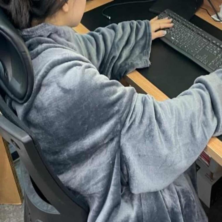 입는 집순이 이불 담요 그레이 대형 예쁜담요 캠핑용담요 따뜻한담요 입는담요 차량용담요