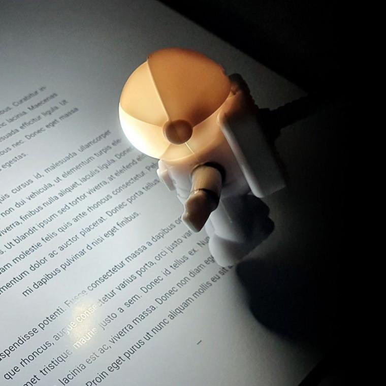 조명등 USB 우주인 독서등 학생 야간 무드등 스탠드 북라이트 조명 침대