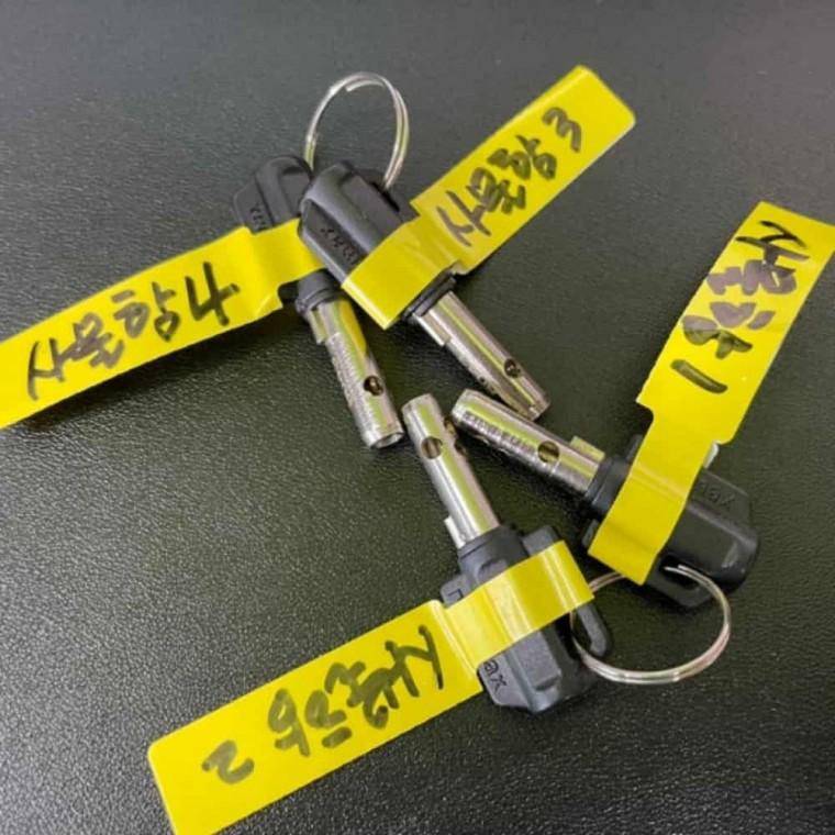케이블 티커 옐로우 1매 전선라벨스티커 방수라벨스티커 이름표스티커 전선라벨 스티커라벨