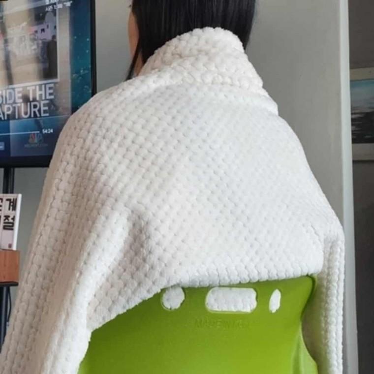 극세사 담요 베이지 망토담요 소파담요 자동차담요 독서실담요 거실담요