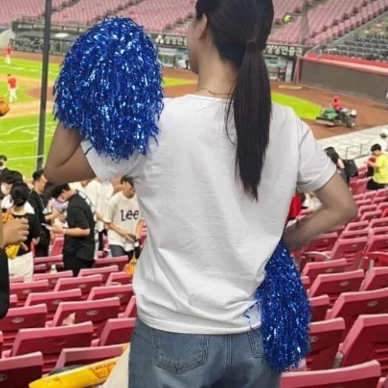 치어리딩 응원수술 (파랑) 응원소품 운동회응원도구 응원용품 치어리딩폼폼 응원도구