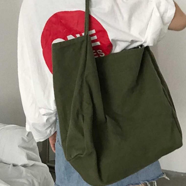 여자 대학생 캠퍼스 룩 데일리 빅 에코 백 가방 코디