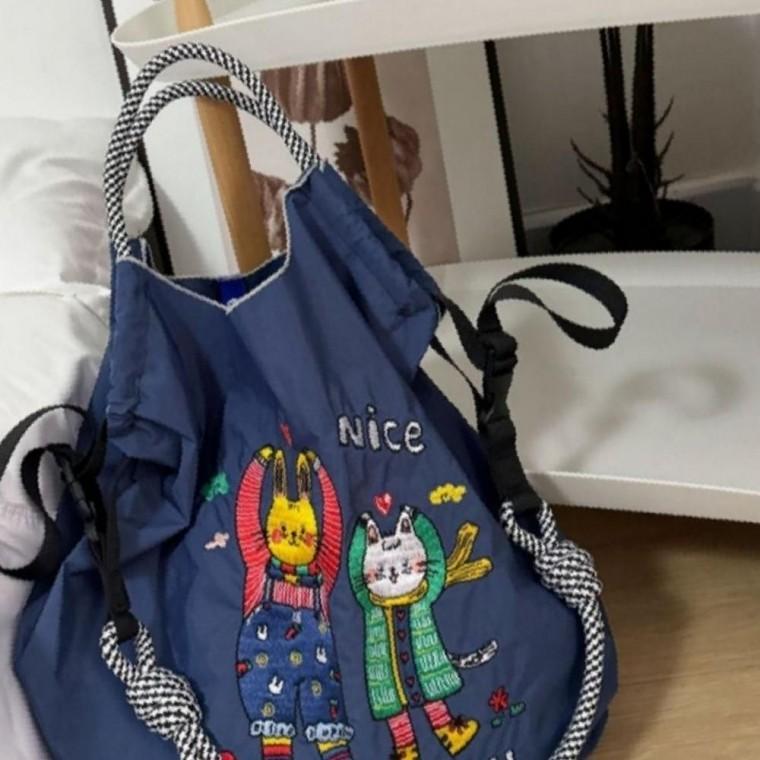 알록달록 자수 포인트 에코백 네이비고양이